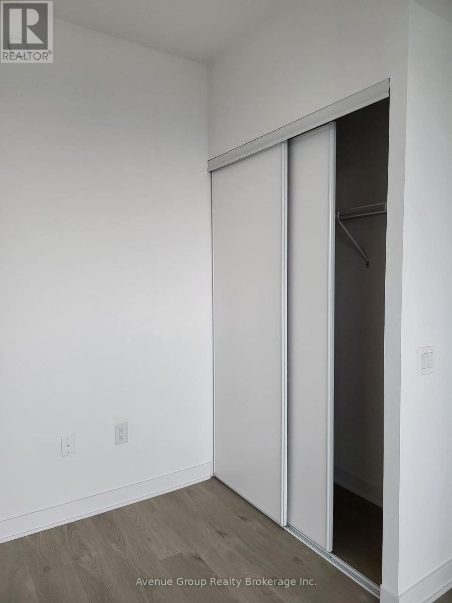 4702 - 3900 Confederation Parkway, Mississauga, Ontario  L5B 0M3 - Photo 7 - W12985008