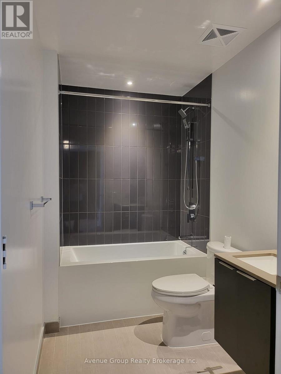 4702 - 3900 Confederation Parkway, Mississauga, Ontario  L5B 0M3 - Photo 9 - W12985008