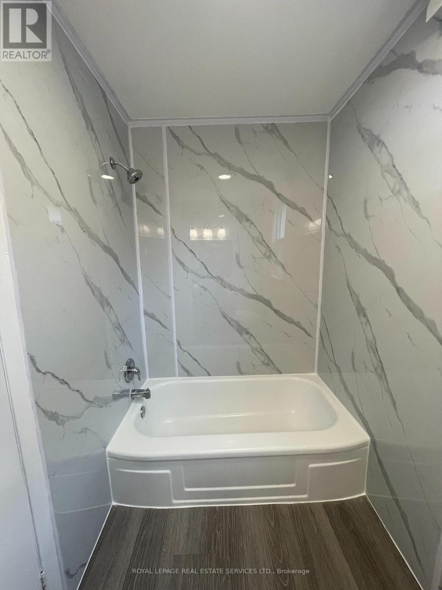 Main - 144 Lake Crescent, Toronto, Ontario  M8V 1W1 - Photo 11 - W12985012