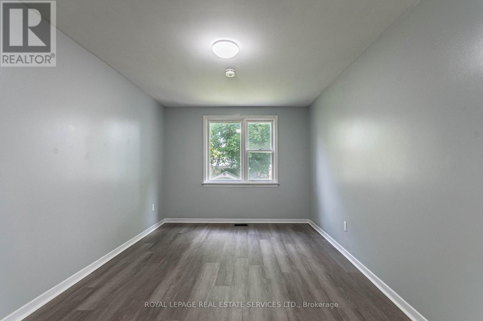 Main - 144 Lake Crescent, Toronto, Ontario  M8V 1W1 - Photo 5 - W12985012