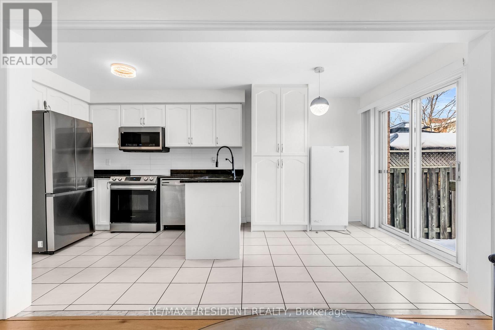 7031 Graydon Court, Mississauga, Ontario  L5N 7H4 - Photo 19 - W12985038