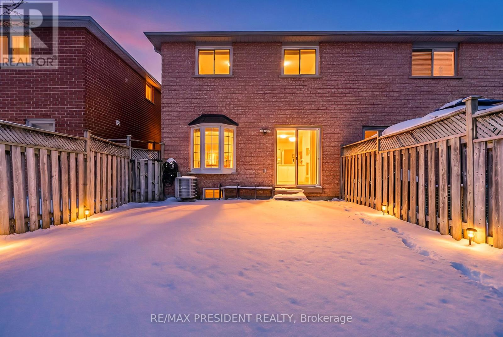 7031 Graydon Court, Mississauga, Ontario  L5N 7H4 - Photo 3 - W12985038