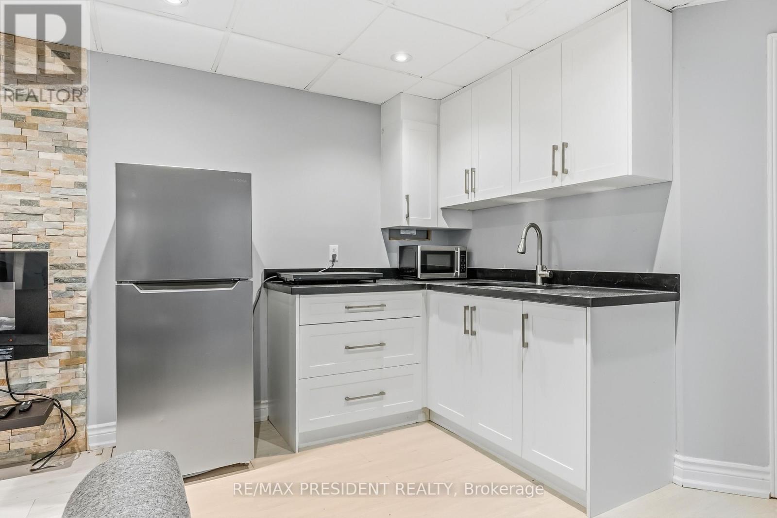 7031 Graydon Court, Mississauga, Ontario  L5N 7H4 - Photo 44 - W12985038