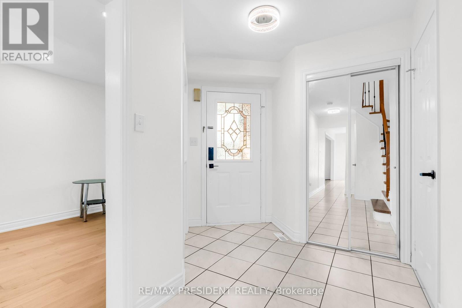 7031 Graydon Court, Mississauga, Ontario  L5N 7H4 - Photo 9 - W12985038