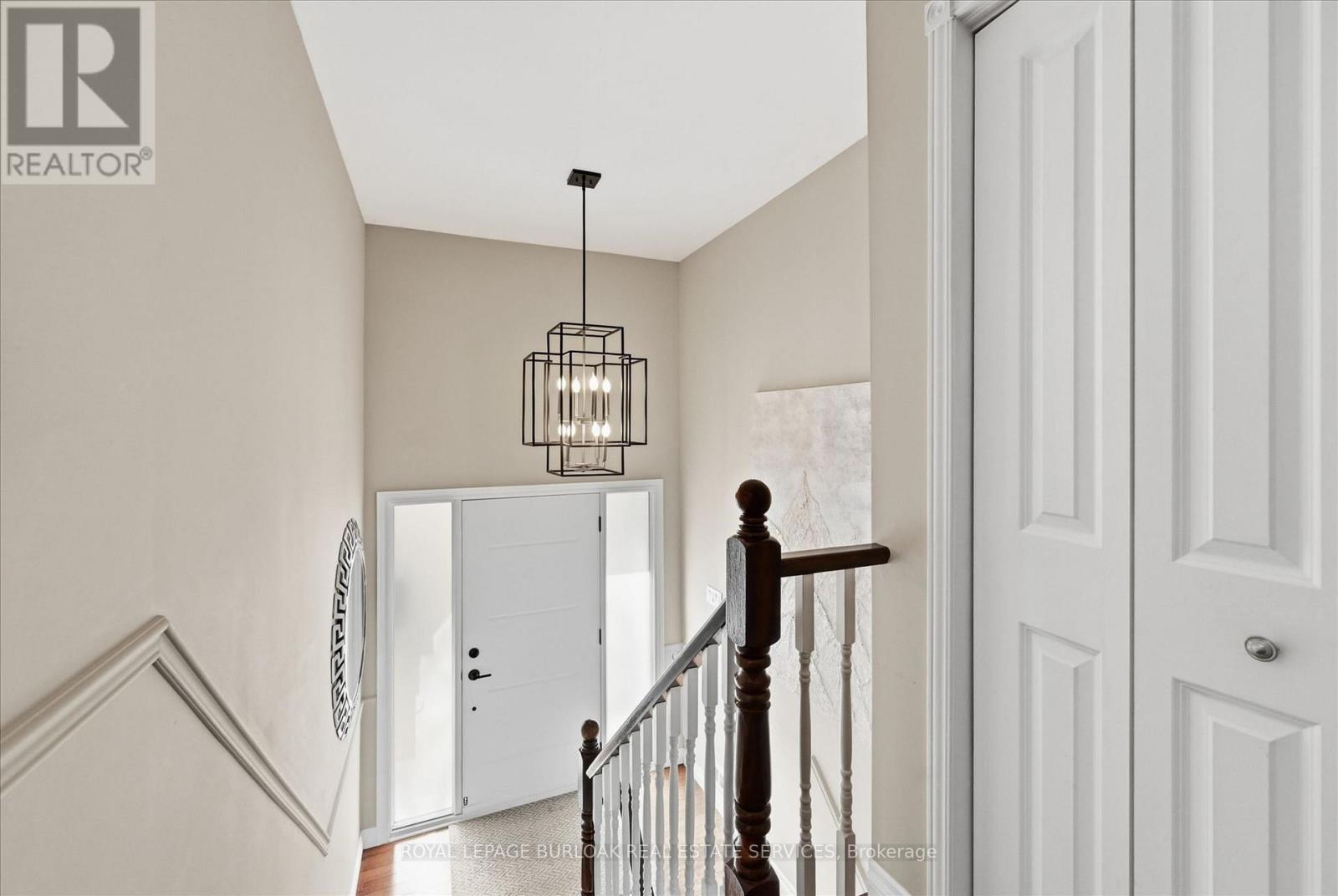 3299 Spruce Avenue, Burlington, Ontario  L7N 1J5 - Photo 5 - W12985096