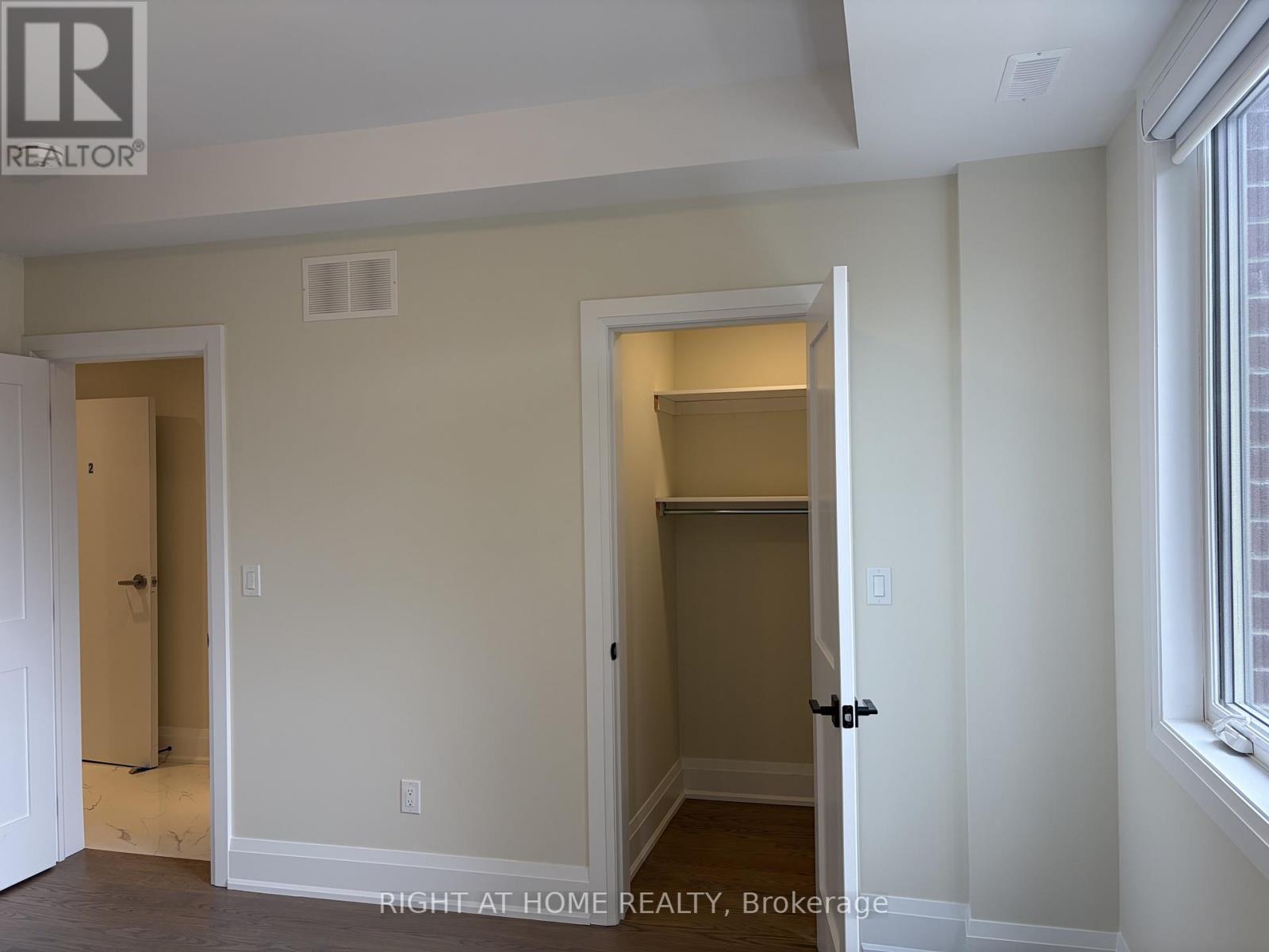 Apt 2 - 225 Mcroberts Avenue, Toronto, Ontario  M6E 4P3 - Photo 4 - W12985136