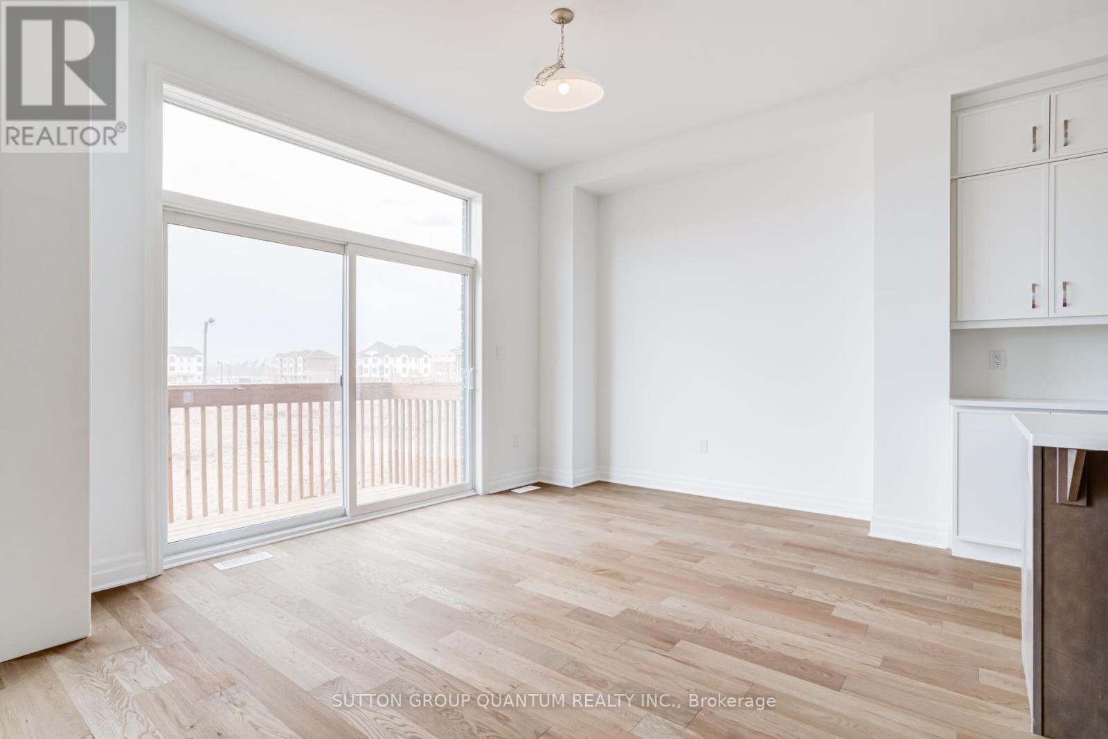 1231 Black Bear Trail, Oakville, Ontario  L6H 8B2 - Photo 13 - W12985156