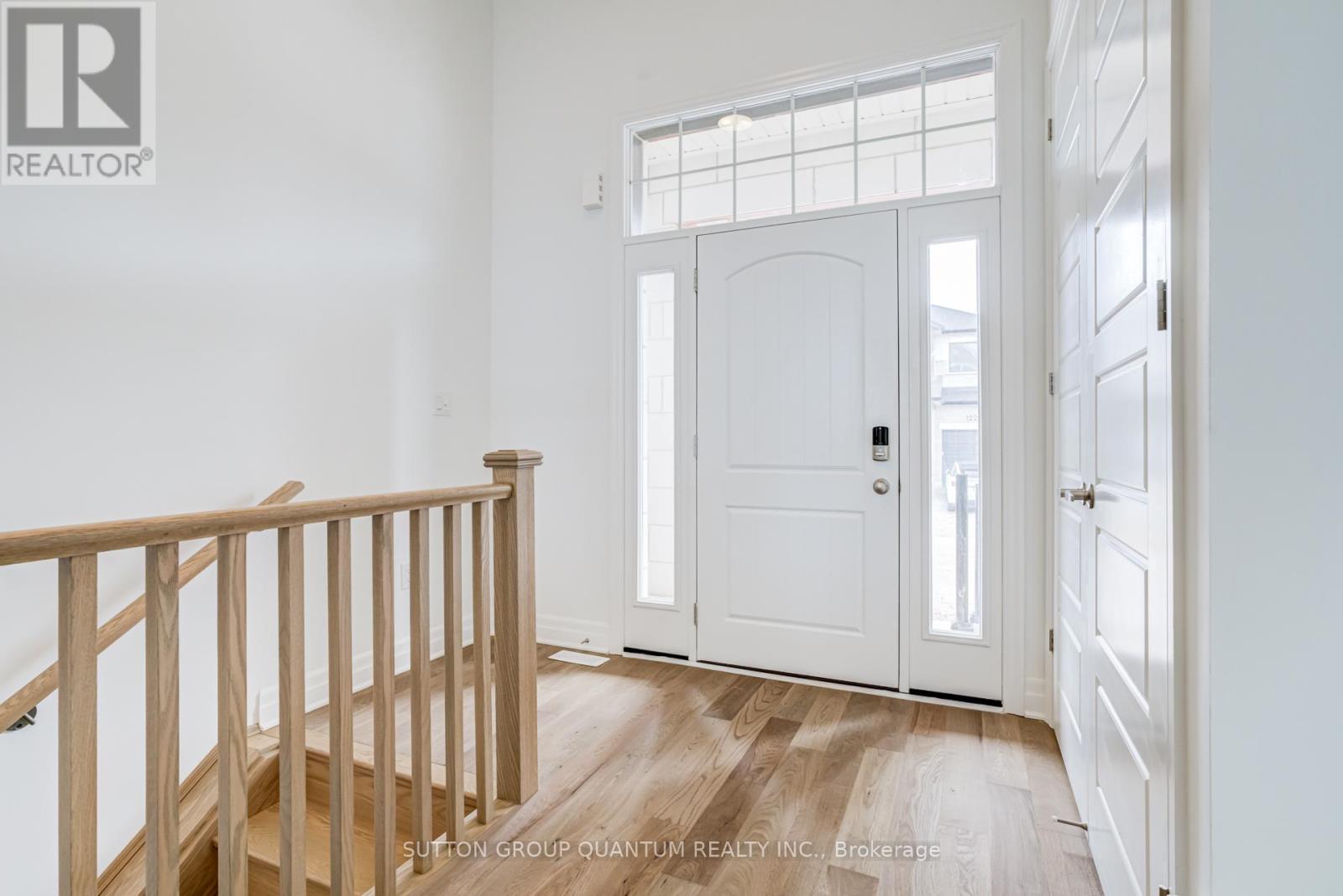 1231 Black Bear Trail, Oakville, Ontario  L6H 8B2 - Photo 5 - W12985156