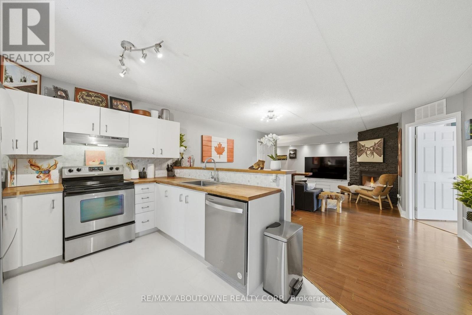 111 - 4015 Kilmer Drive, Burlington, Ontario  L7M 4M4 - Photo 14 - W12985184