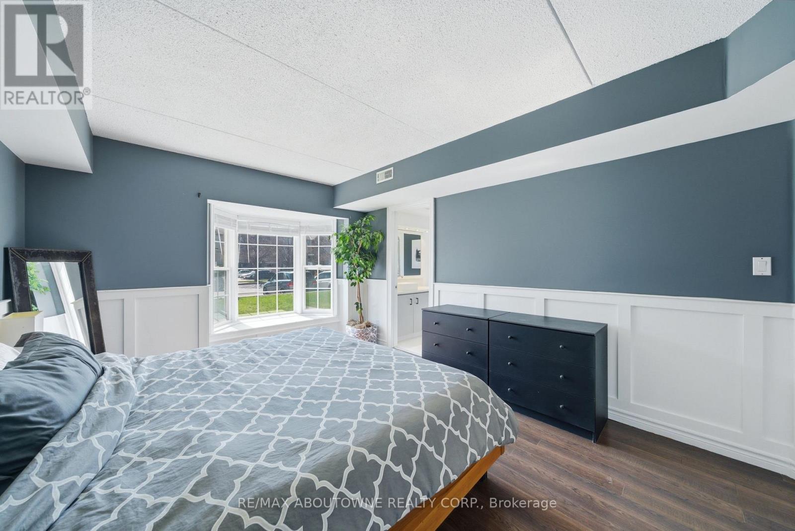 111 - 4015 Kilmer Drive, Burlington, Ontario  L7M 4M4 - Photo 18 - W12985184