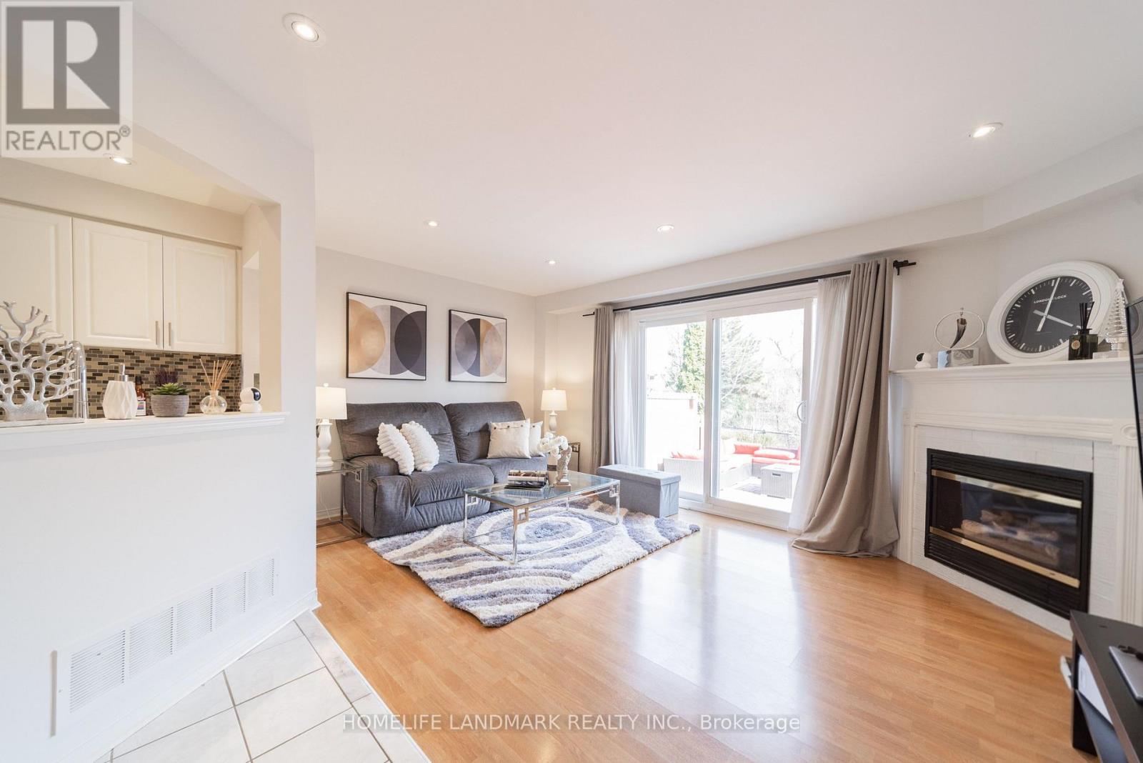 56 - 5420 Fallingbrook Drive, Mississauga, Ontario  L5V 2H6 - Photo 5 - W12985186