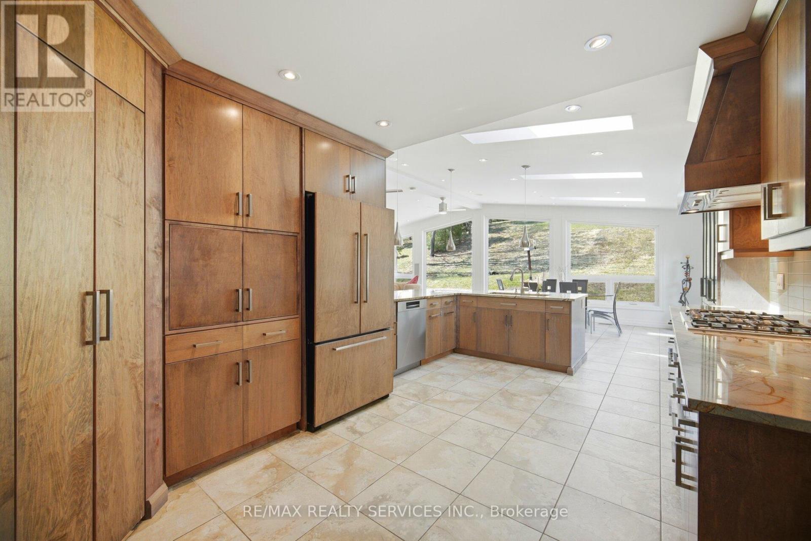 38 Marilyn Street, Caledon, Ontario  L7C 1H5 - Photo 16 - W12985226