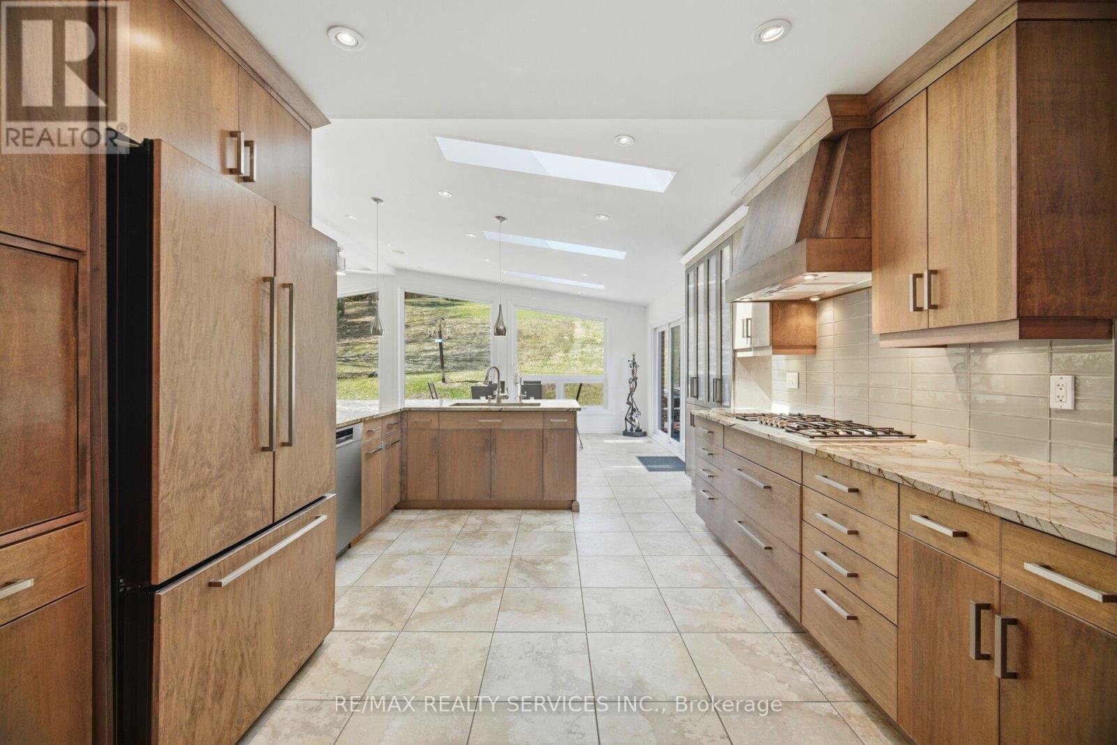 38 Marilyn Street, Caledon, Ontario  L7C 1H5 - Photo 17 - W12985226