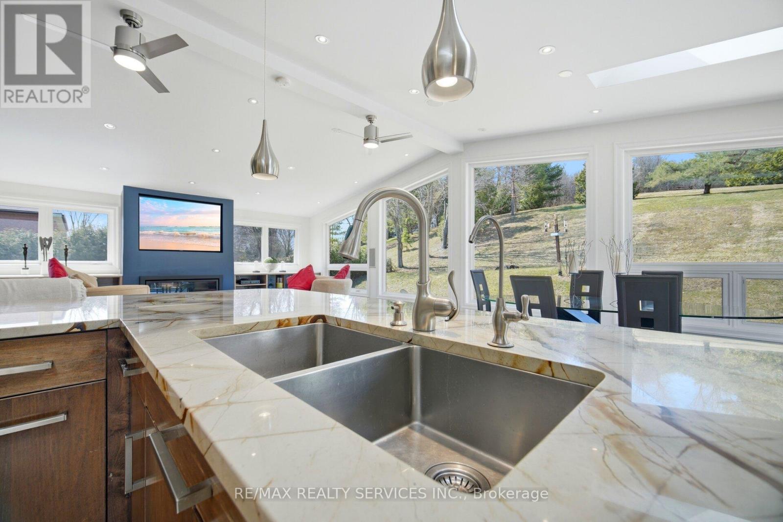 38 Marilyn Street, Caledon, Ontario  L7C 1H5 - Photo 18 - W12985226