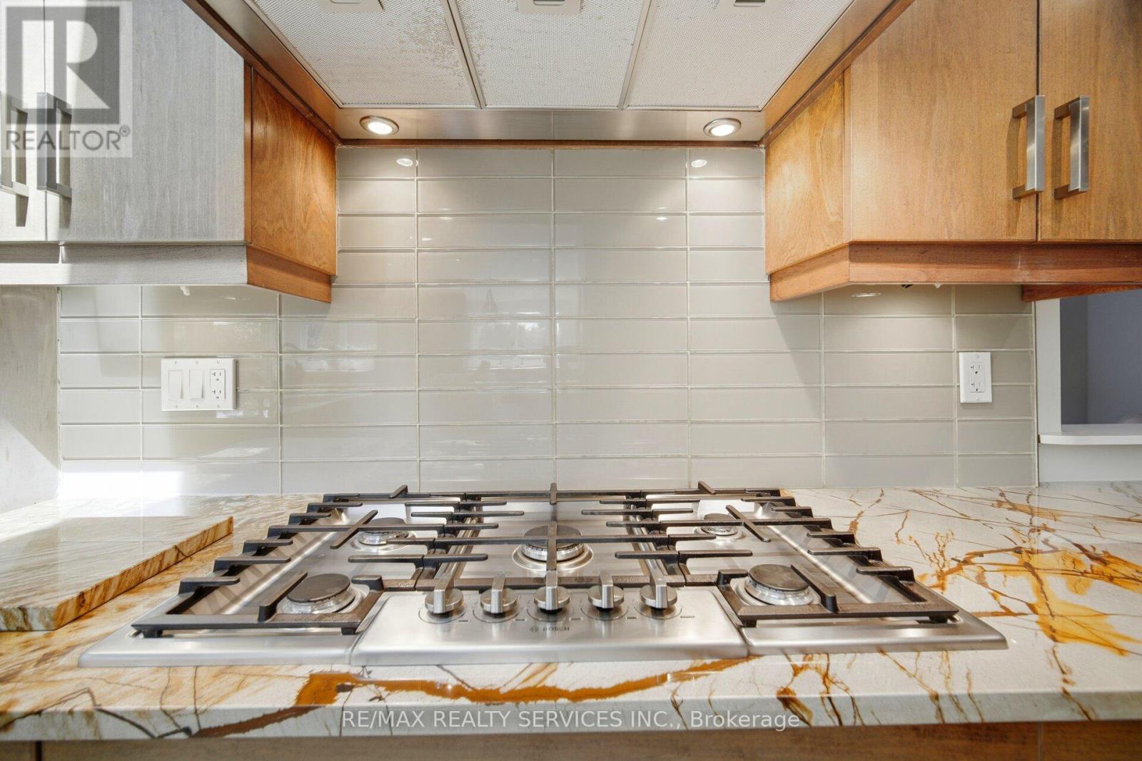 38 Marilyn Street, Caledon, Ontario  L7C 1H5 - Photo 19 - W12985226