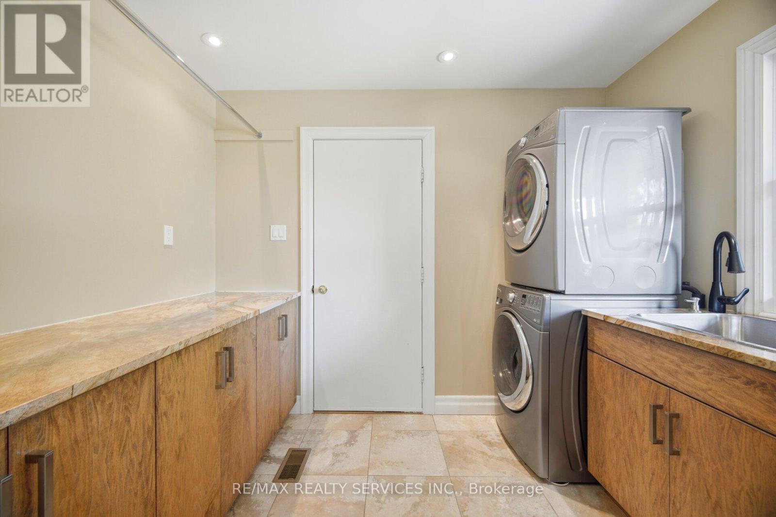 38 Marilyn Street, Caledon, Ontario  L7C 1H5 - Photo 26 - W12985226