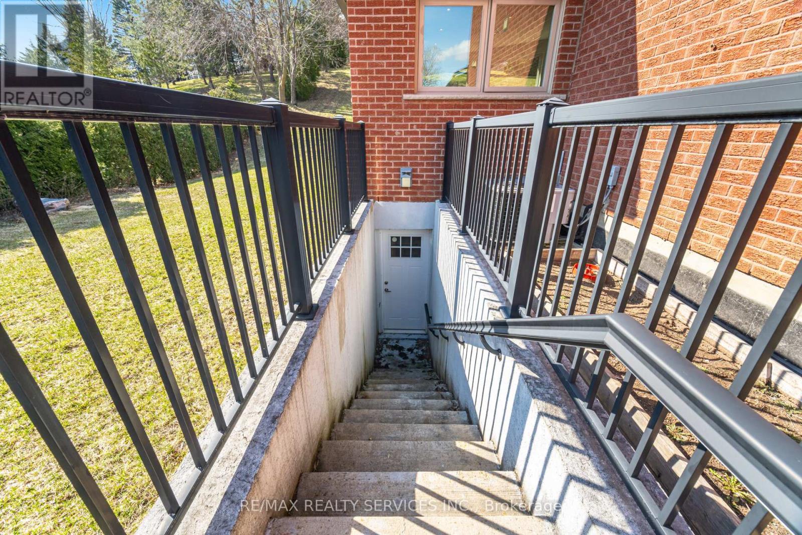 38 Marilyn Street, Caledon, Ontario  L7C 1H5 - Photo 45 - W12985226