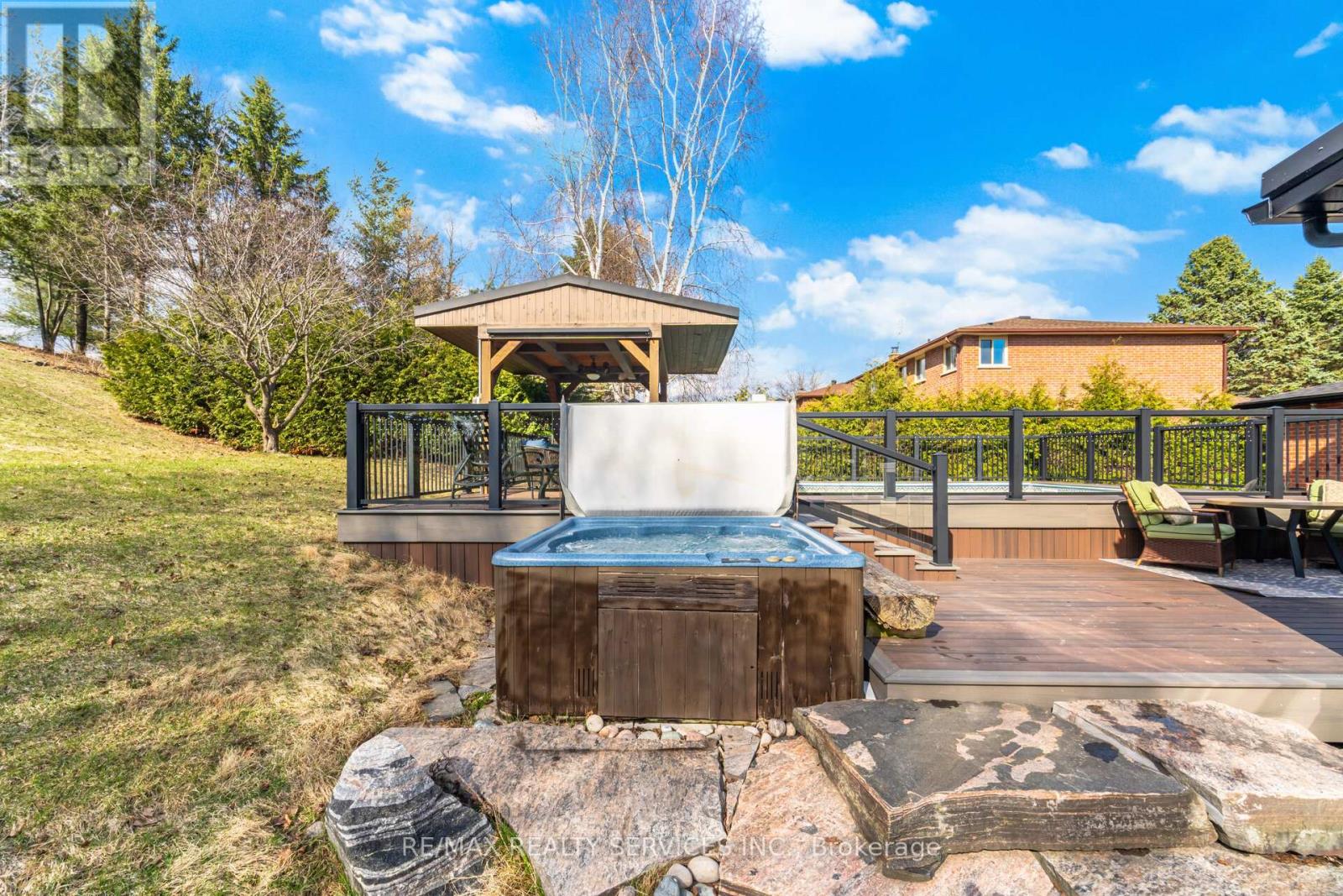 38 Marilyn Street, Caledon, Ontario  L7C 1H5 - Photo 49 - W12985226