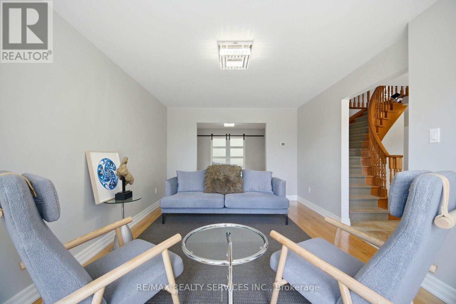 38 Marilyn Street, Caledon, Ontario  L7C 1H5 - Photo 6 - W12985226