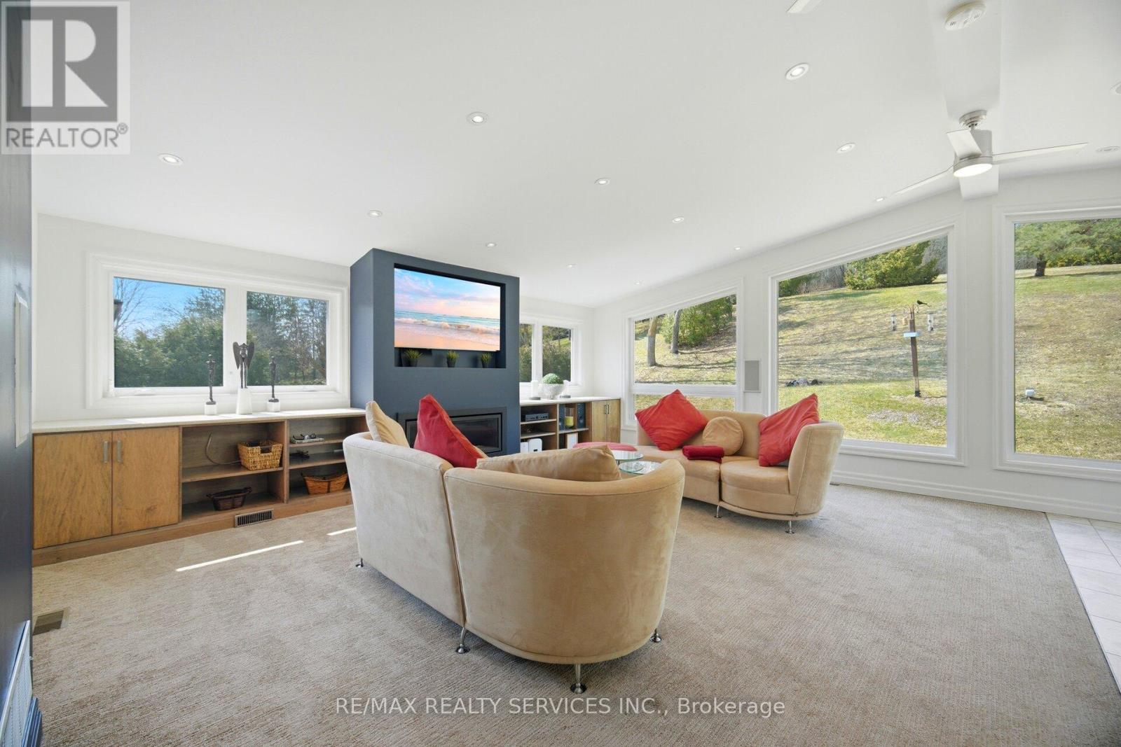 38 Marilyn Street, Caledon, Ontario  L7C 1H5 - Photo 9 - W12985226