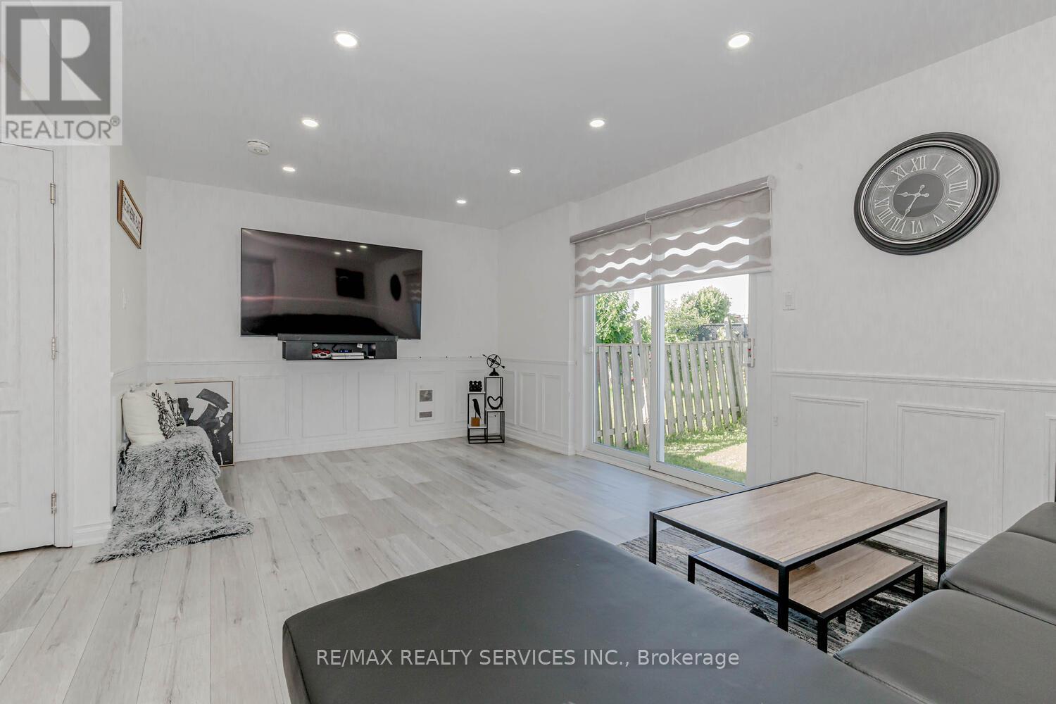 13 Greenbush Court, Brampton, Ontario  L6S 2K2 - Photo 17 - W12985234