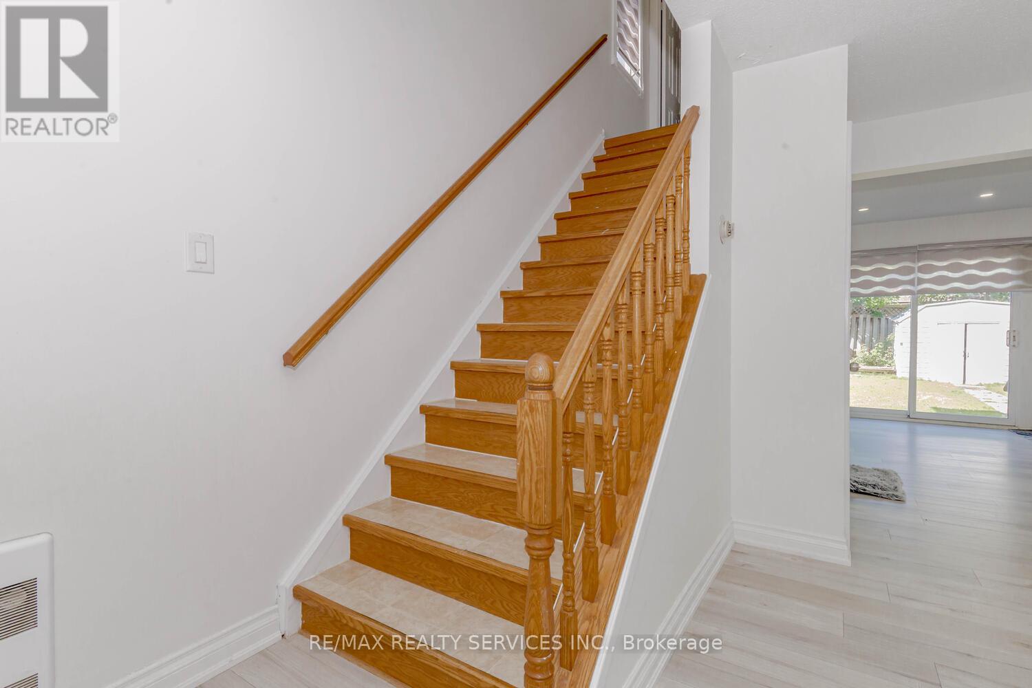 13 Greenbush Court, Brampton, Ontario  L6S 2K2 - Photo 20 - W12985234