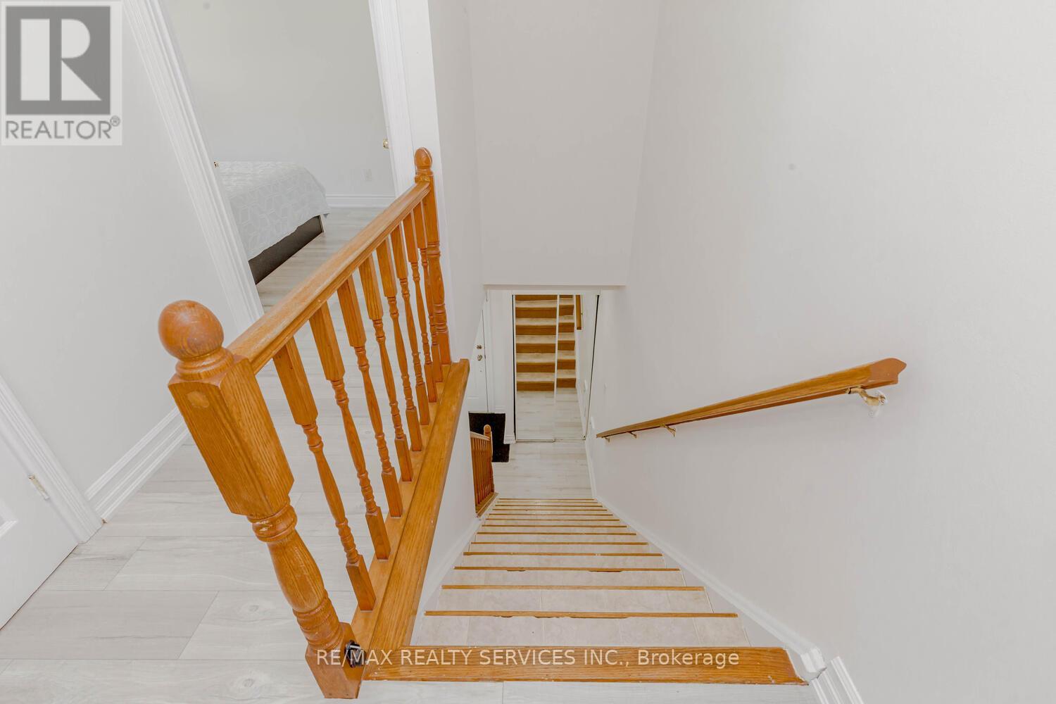 13 Greenbush Court, Brampton, Ontario  L6S 2K2 - Photo 21 - W12985234