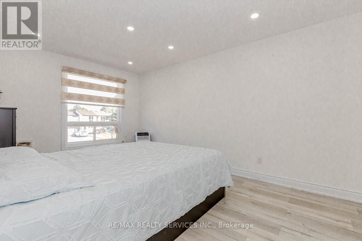 13 Greenbush Court, Brampton, Ontario  L6S 2K2 - Photo 23 - W12985234