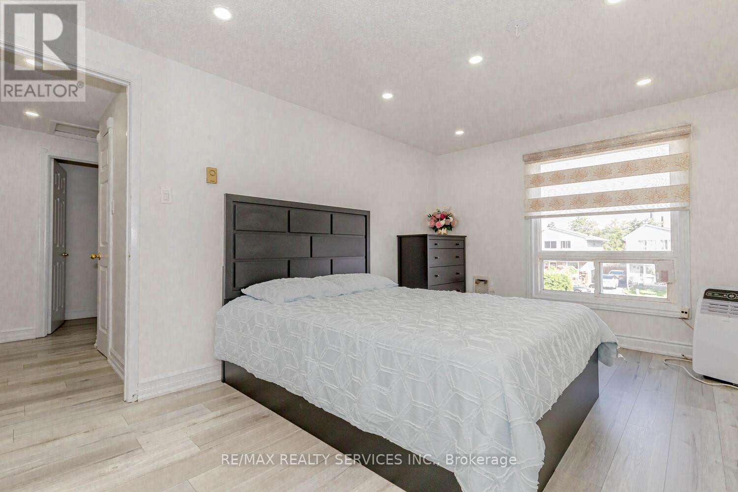 13 Greenbush Court, Brampton, Ontario  L6S 2K2 - Photo 24 - W12985234