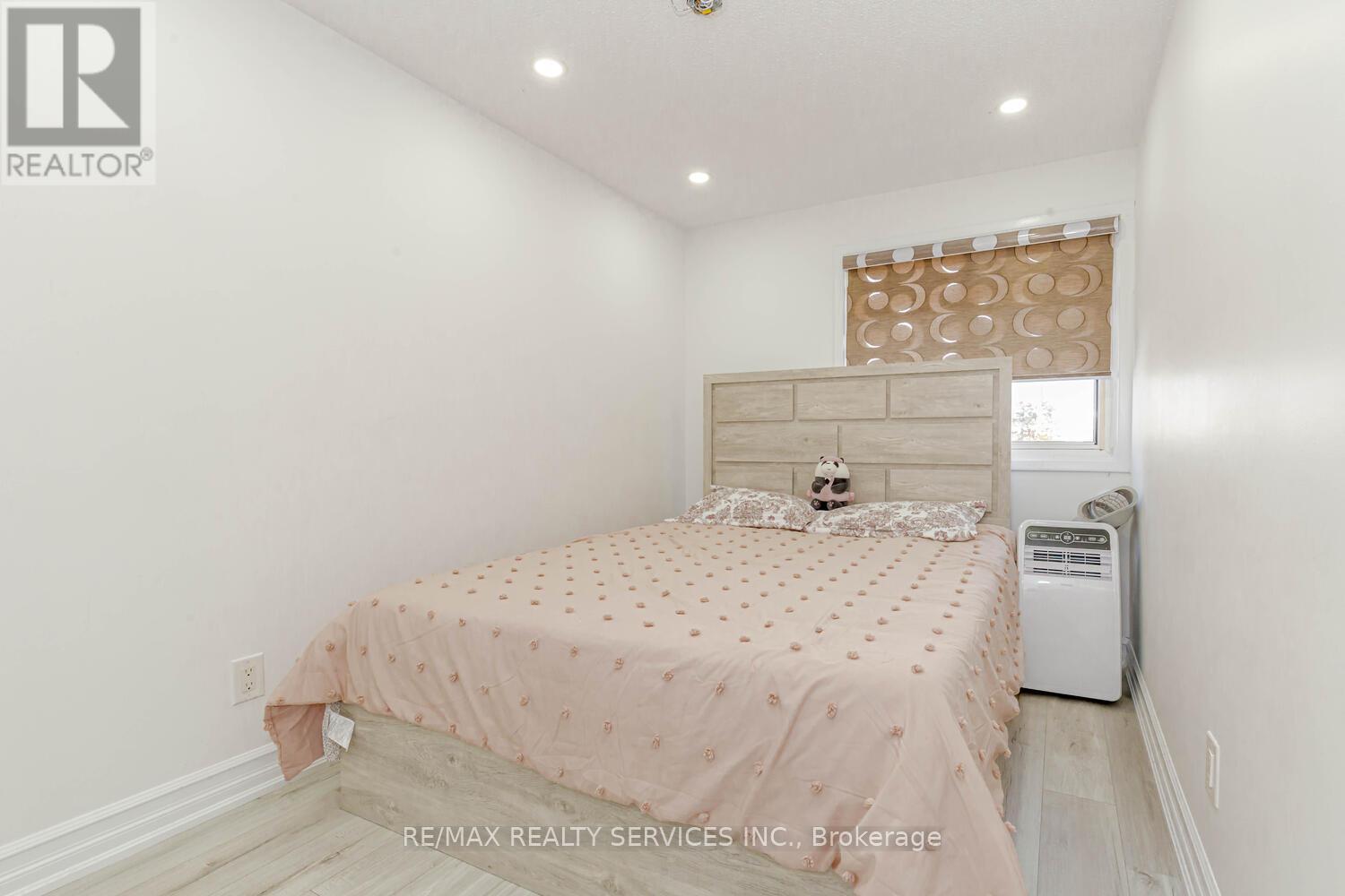 13 Greenbush Court, Brampton, Ontario  L6S 2K2 - Photo 27 - W12985234