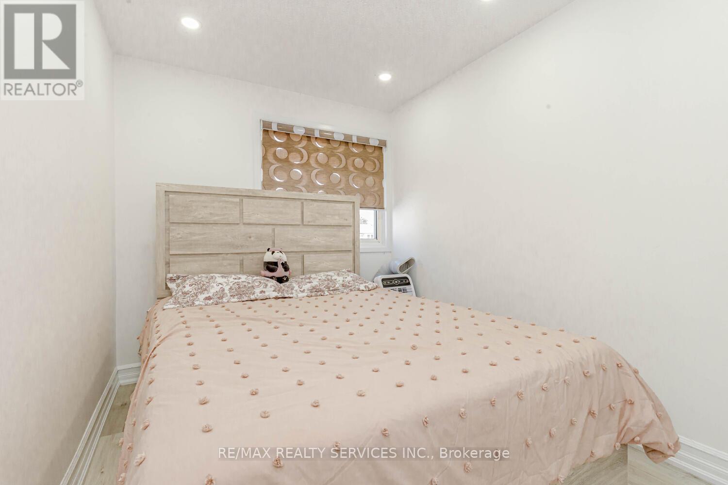 13 Greenbush Court, Brampton, Ontario  L6S 2K2 - Photo 28 - W12985234