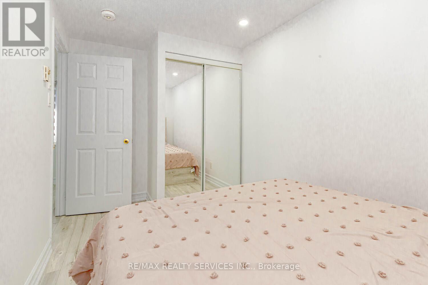 13 Greenbush Court, Brampton, Ontario  L6S 2K2 - Photo 29 - W12985234