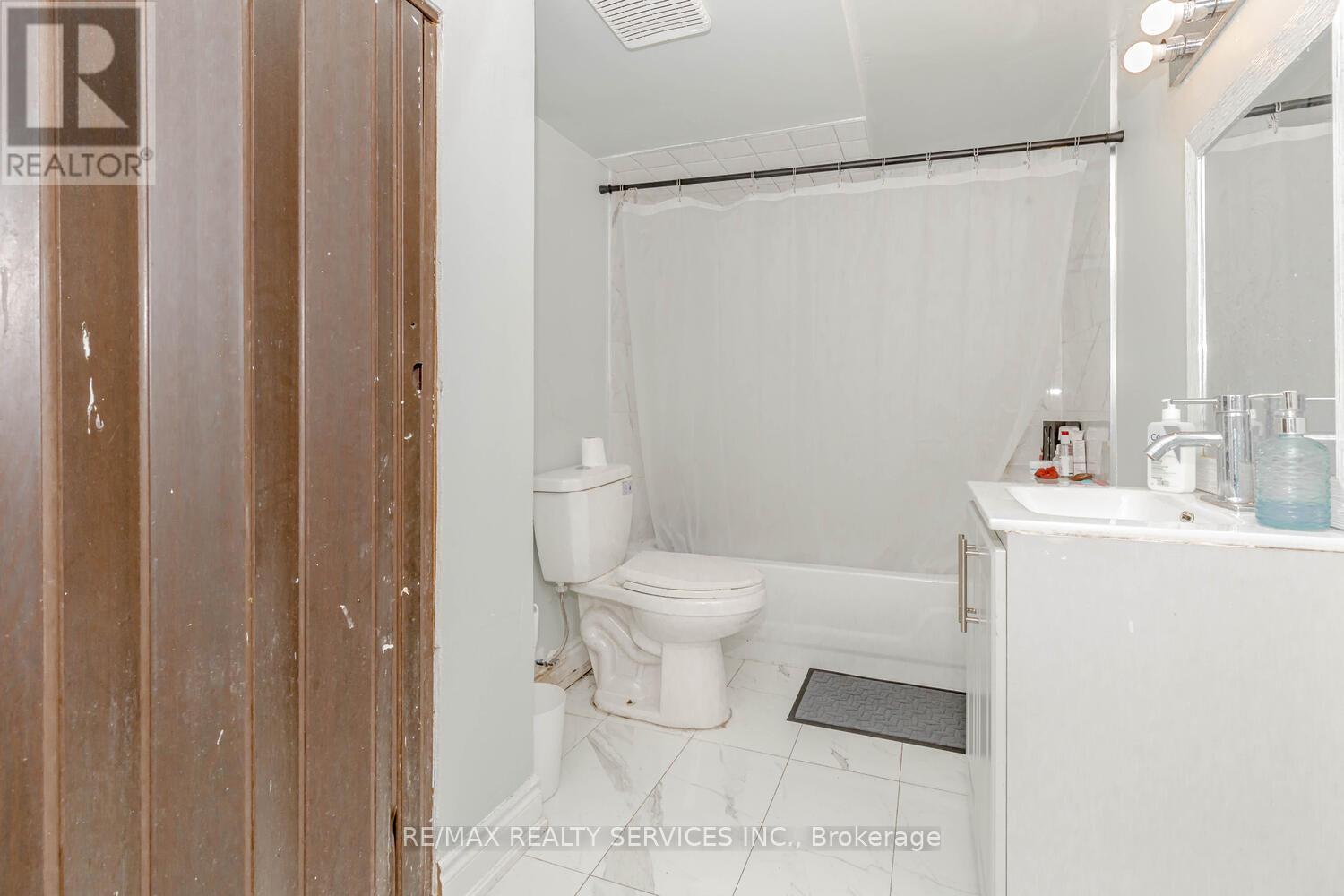 13 Greenbush Court, Brampton, Ontario  L6S 2K2 - Photo 42 - W12985234