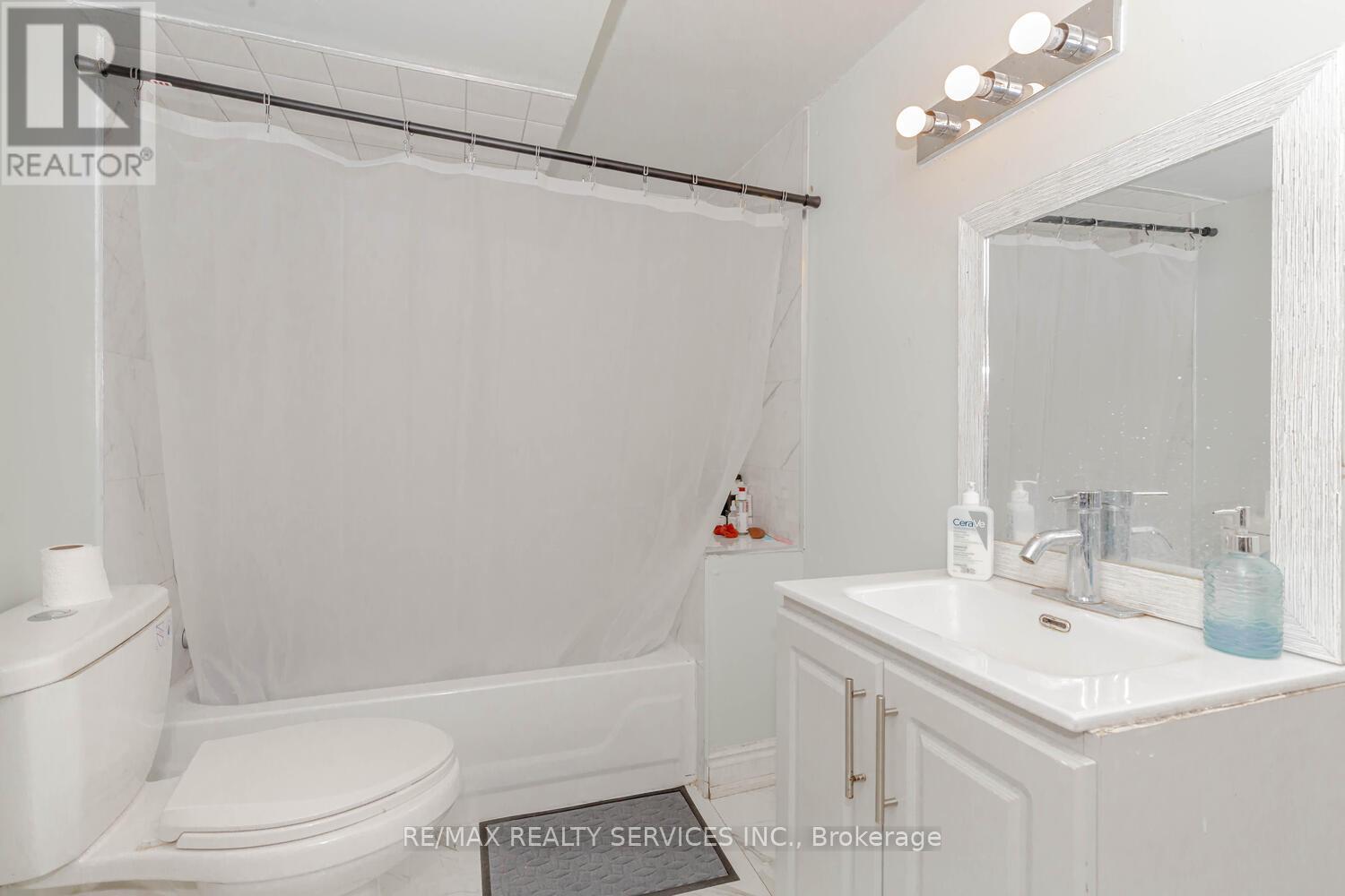 13 Greenbush Court, Brampton, Ontario  L6S 2K2 - Photo 43 - W12985234