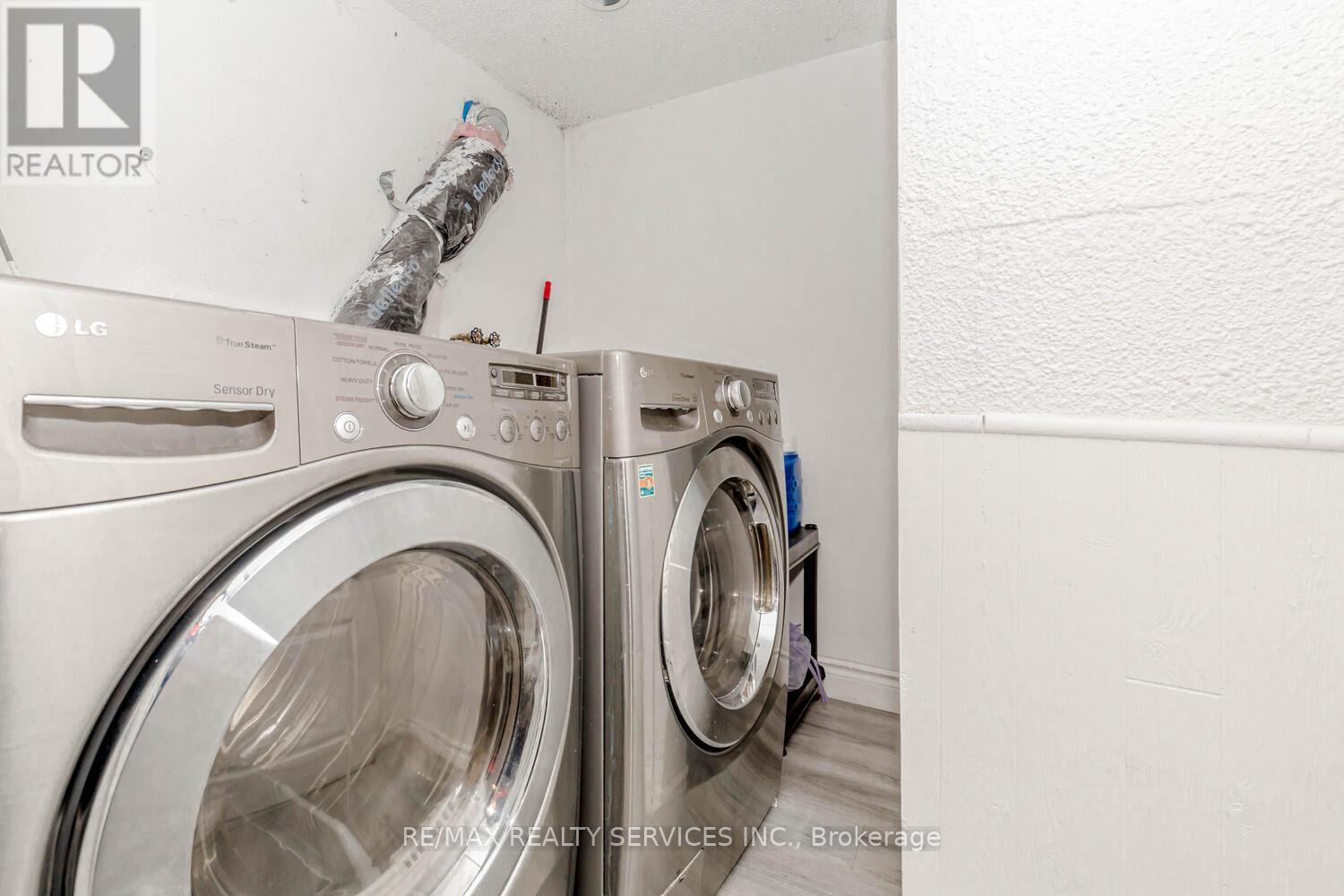 13 Greenbush Court, Brampton, Ontario  L6S 2K2 - Photo 44 - W12985234