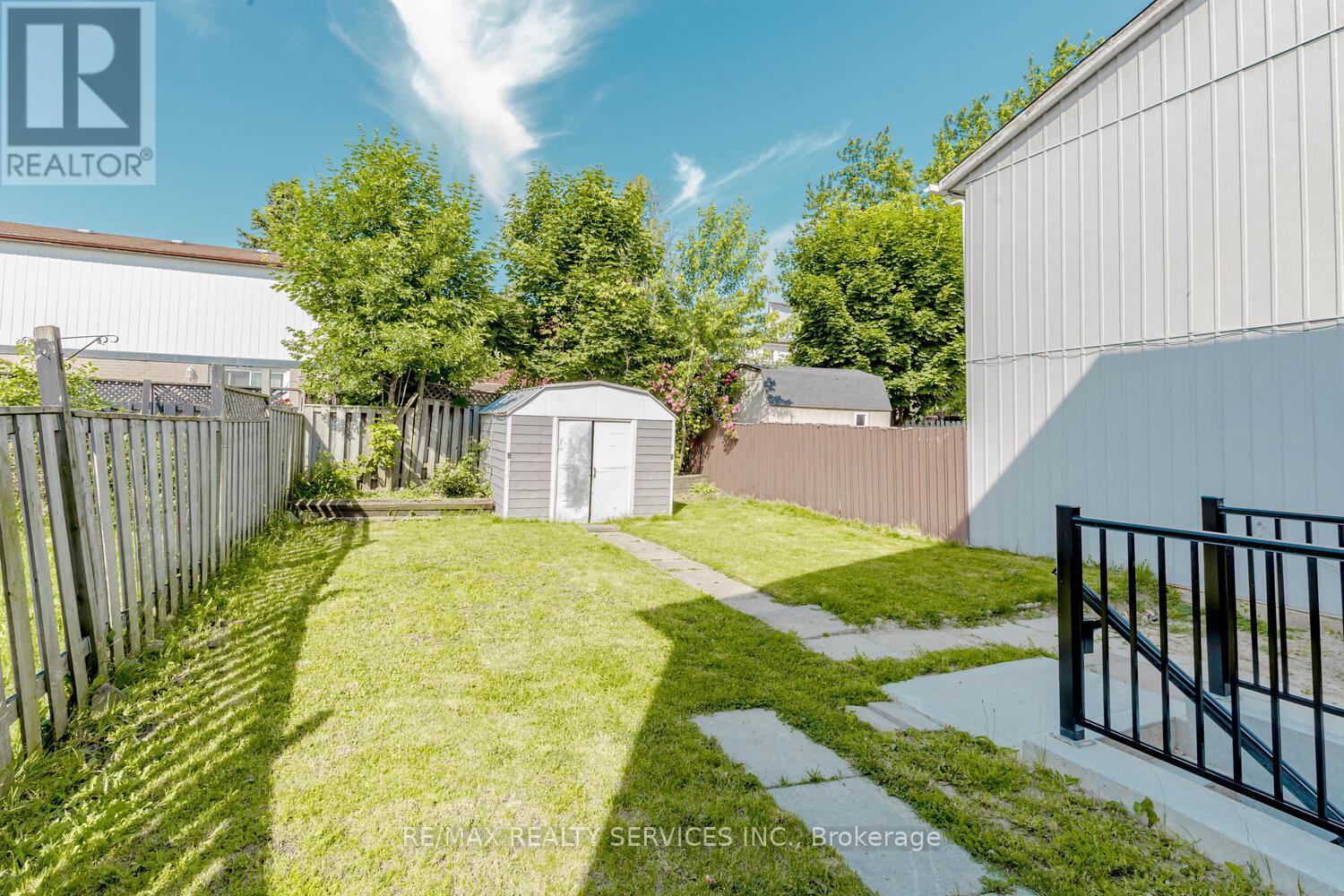 13 Greenbush Court, Brampton, Ontario  L6S 2K2 - Photo 48 - W12985234