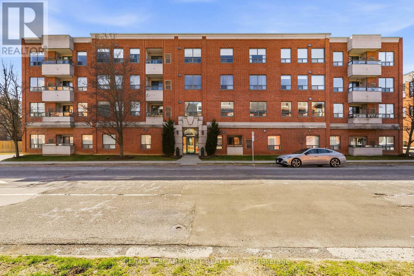 203 - 8 MAIN STREET, Hamilton, Ontario