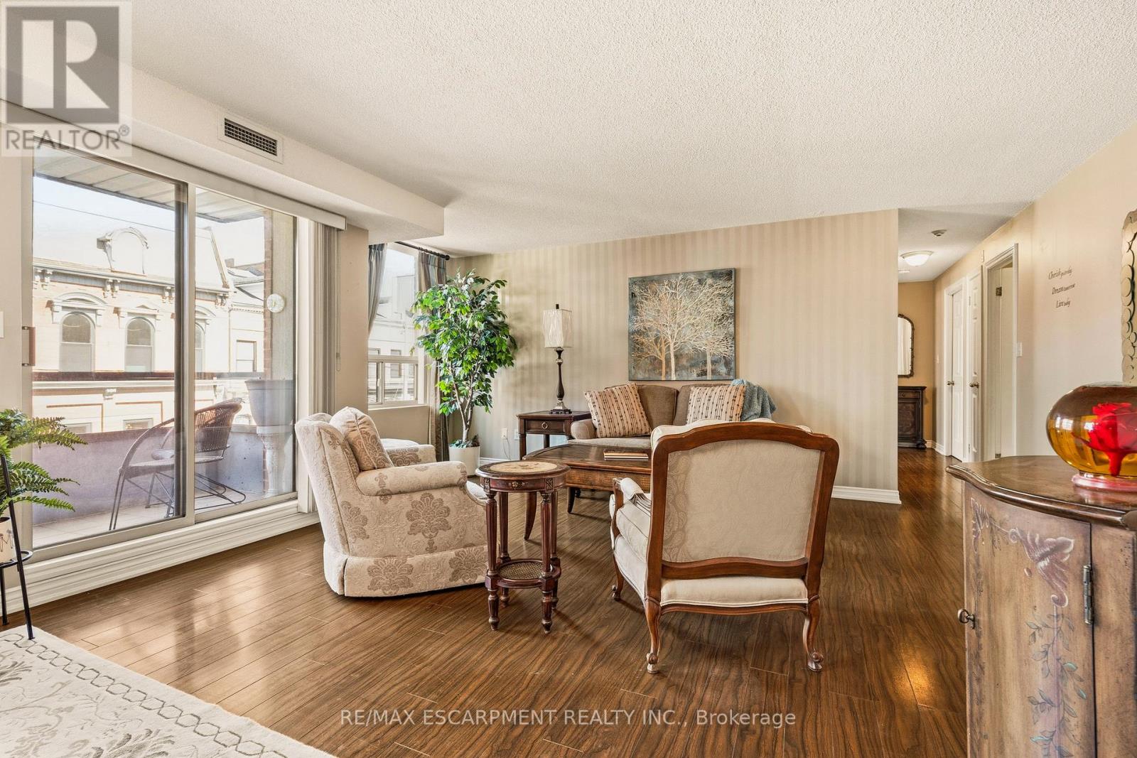 203 - 8 Main Street, Hamilton, Ontario  L9H 1B8 - Photo 12 - X12984938