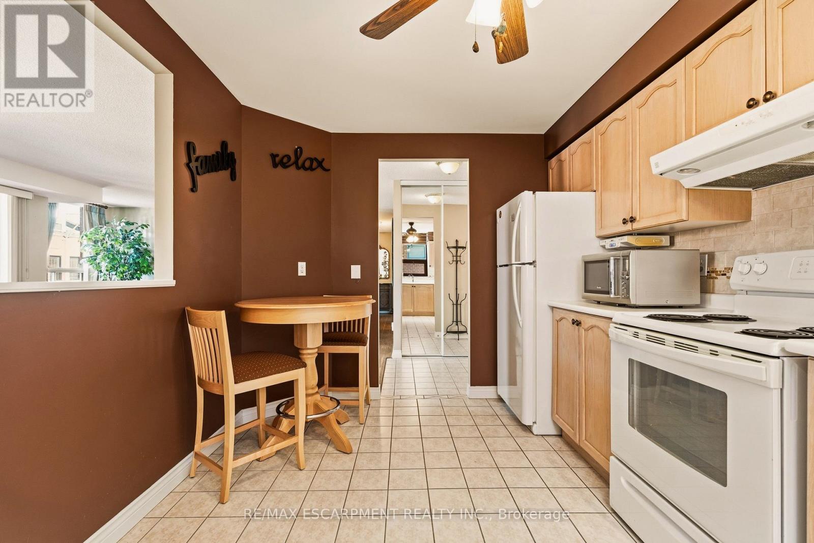 203 - 8 Main Street, Hamilton, Ontario  L9H 1B8 - Photo 17 - X12984938