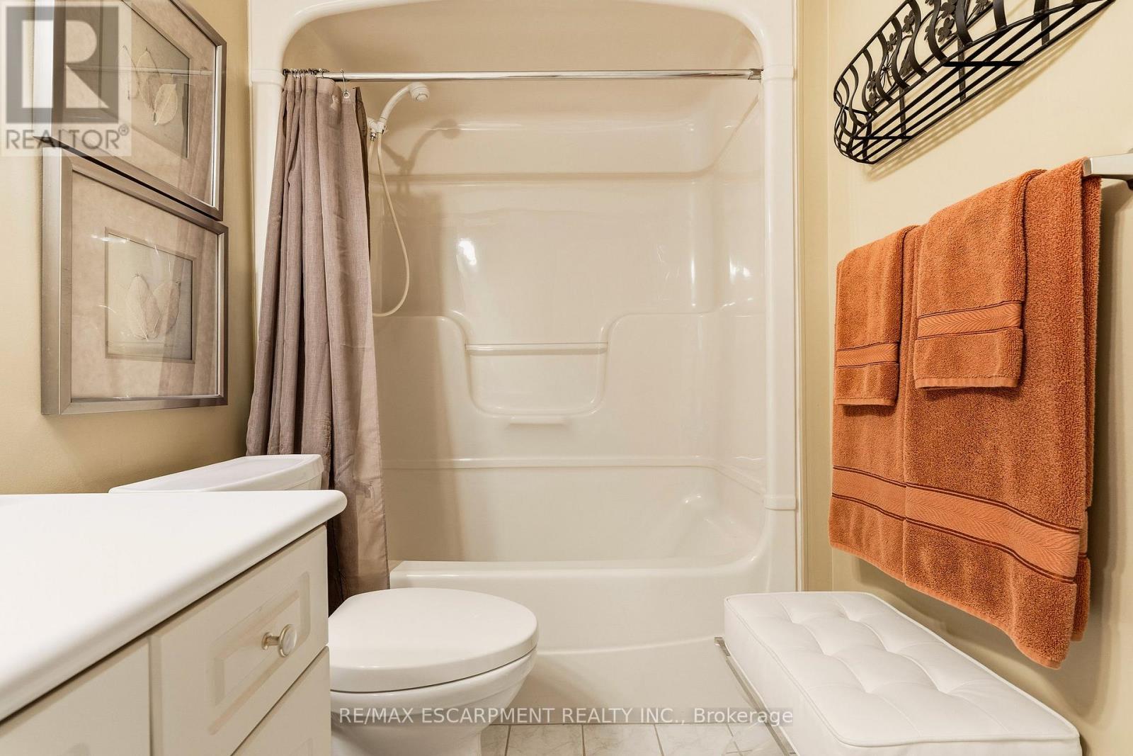 203 - 8 Main Street, Hamilton, Ontario  L9H 1B8 - Photo 29 - X12984938