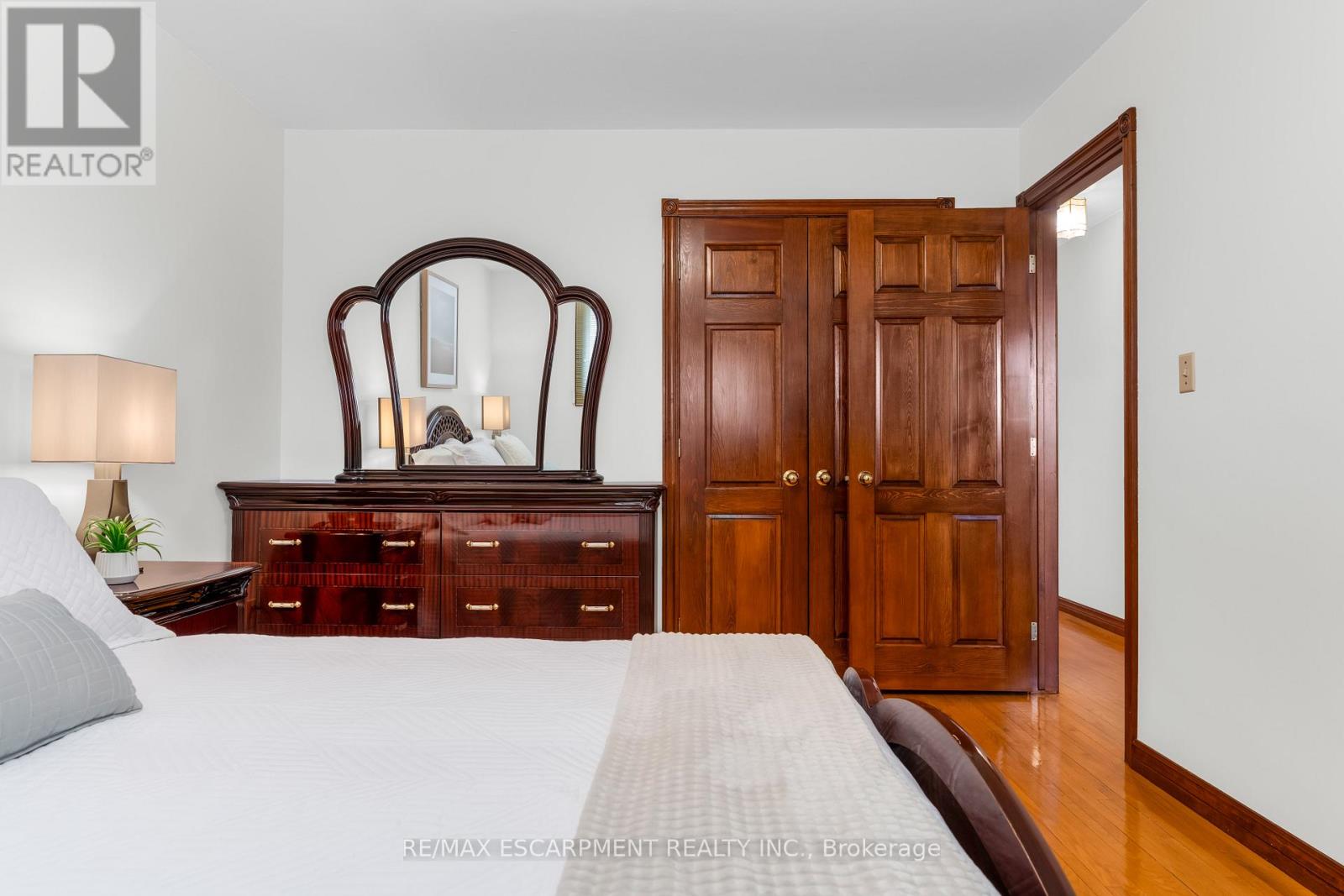 11 Forest Hill Crescent, Hamilton (Red Hill), Ontario  L8K 5V2 - Photo 14 - X12985006