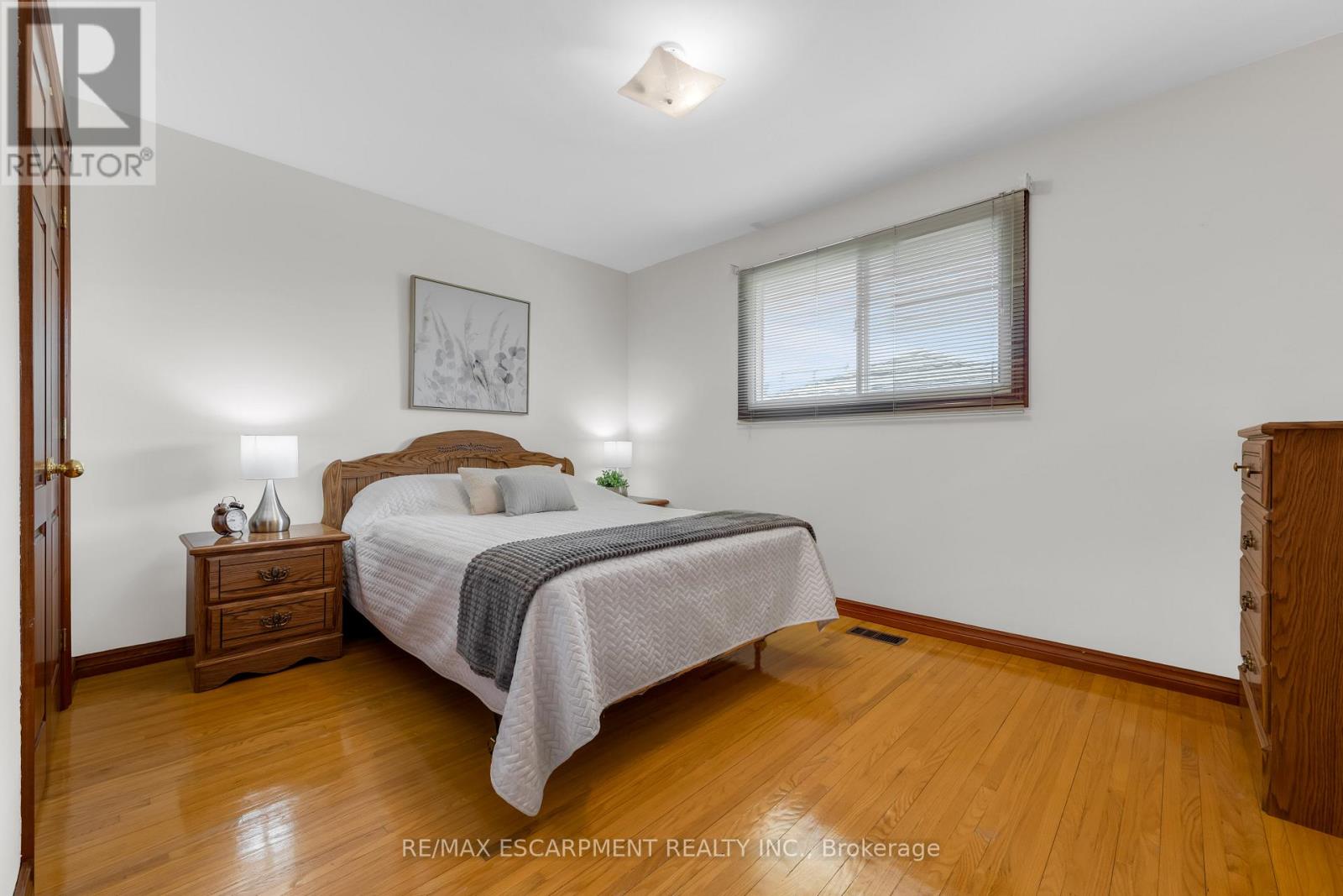 11 Forest Hill Crescent, Hamilton (Red Hill), Ontario  L8K 5V2 - Photo 15 - X12985006