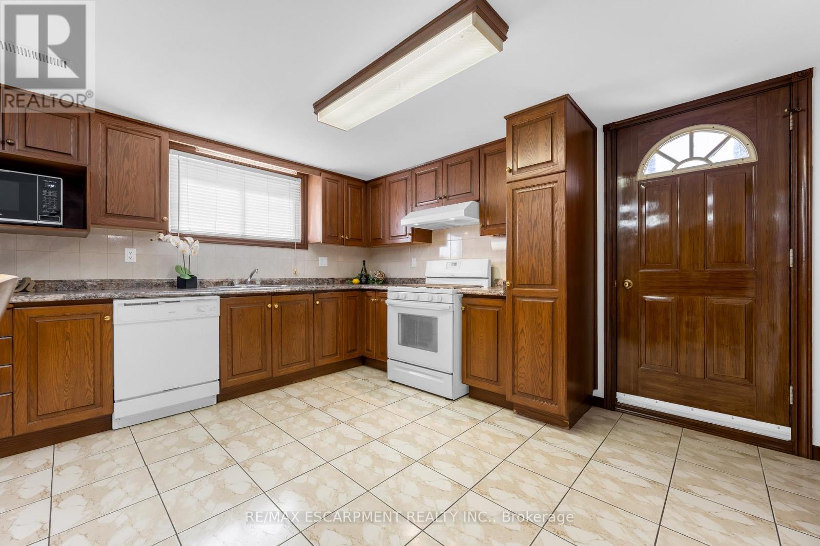 11 Forest Hill Crescent, Hamilton (Red Hill), Ontario  L8K 5V2 - Photo 36 - X12985006