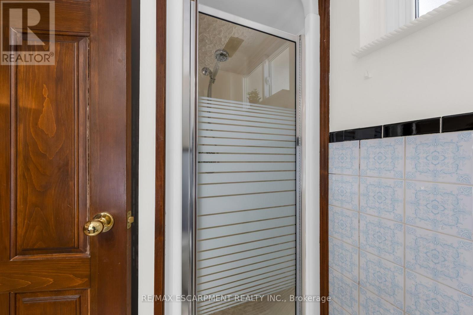 11 Forest Hill Crescent, Hamilton (Red Hill), Ontario  L8K 5V2 - Photo 39 - X12985006