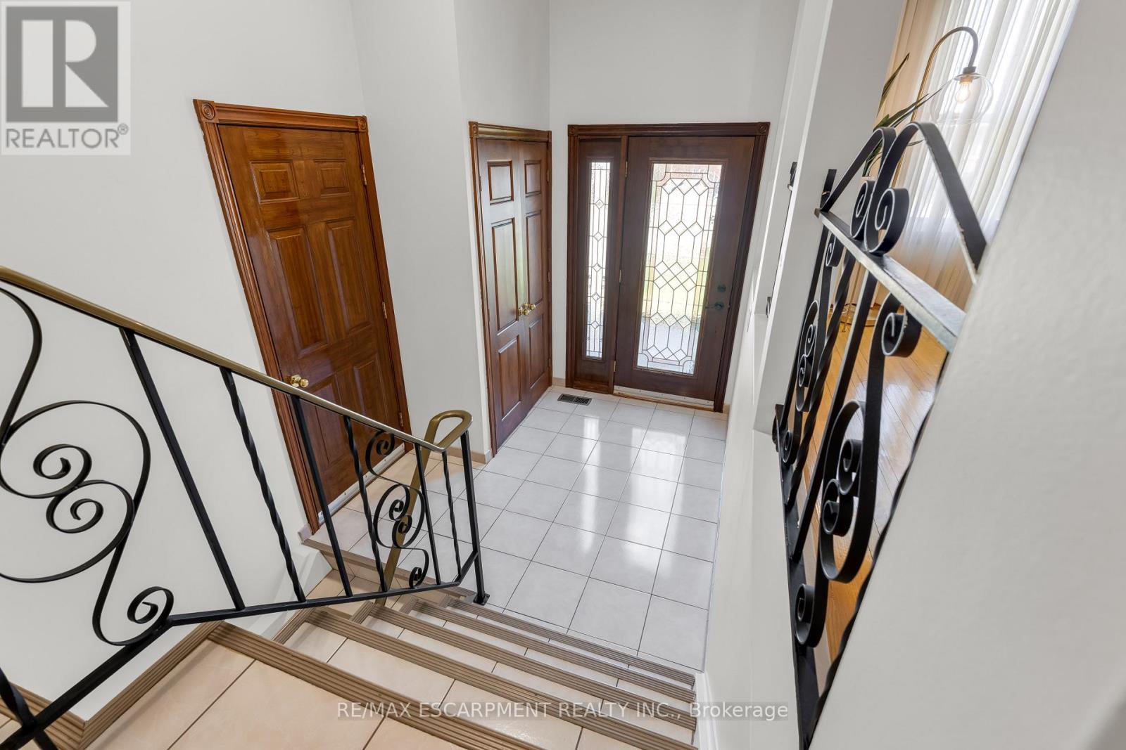 11 Forest Hill Crescent, Hamilton (Red Hill), Ontario  L8K 5V2 - Photo 5 - X12985006