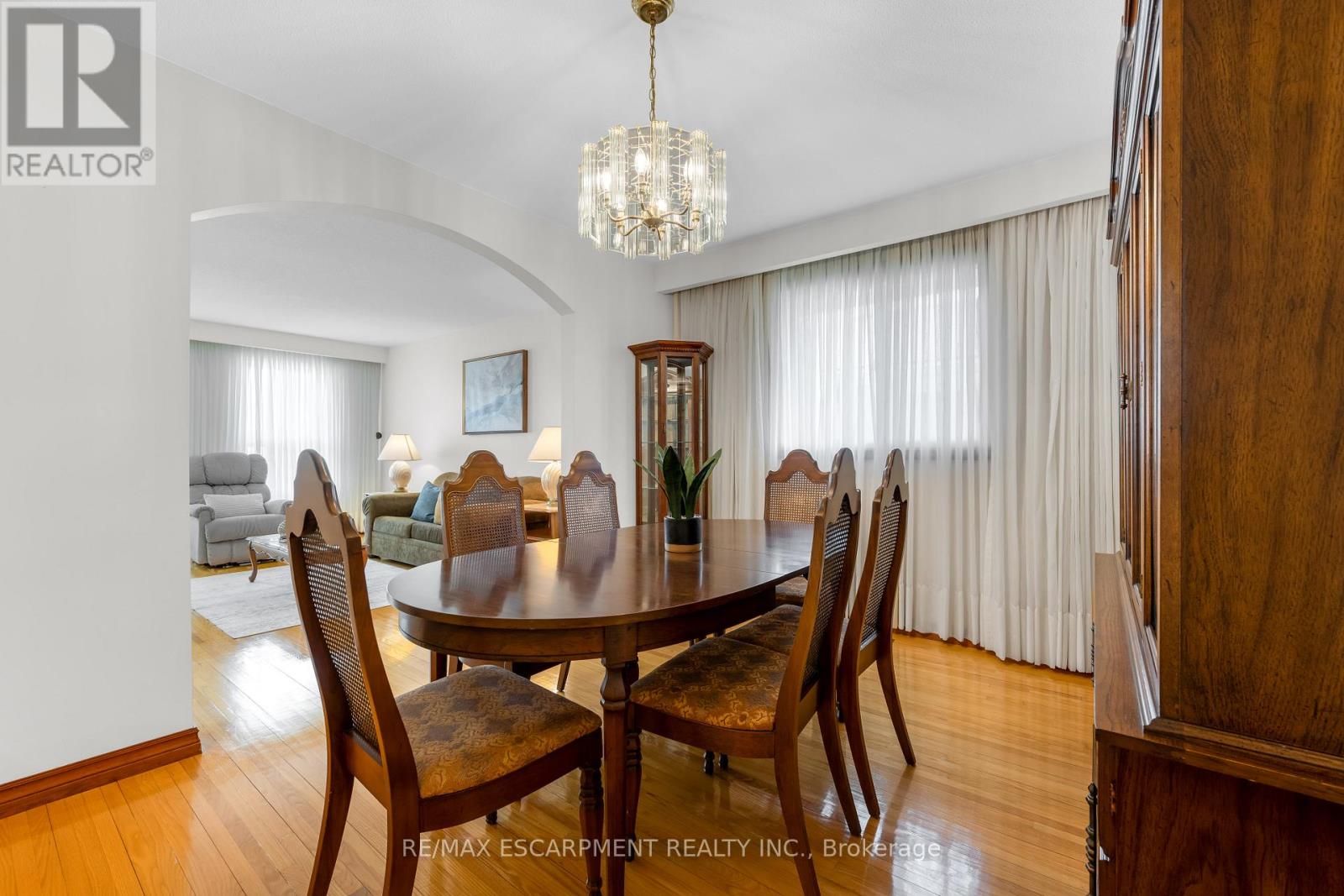 11 Forest Hill Crescent, Hamilton (Red Hill), Ontario  L8K 5V2 - Photo 9 - X12985006