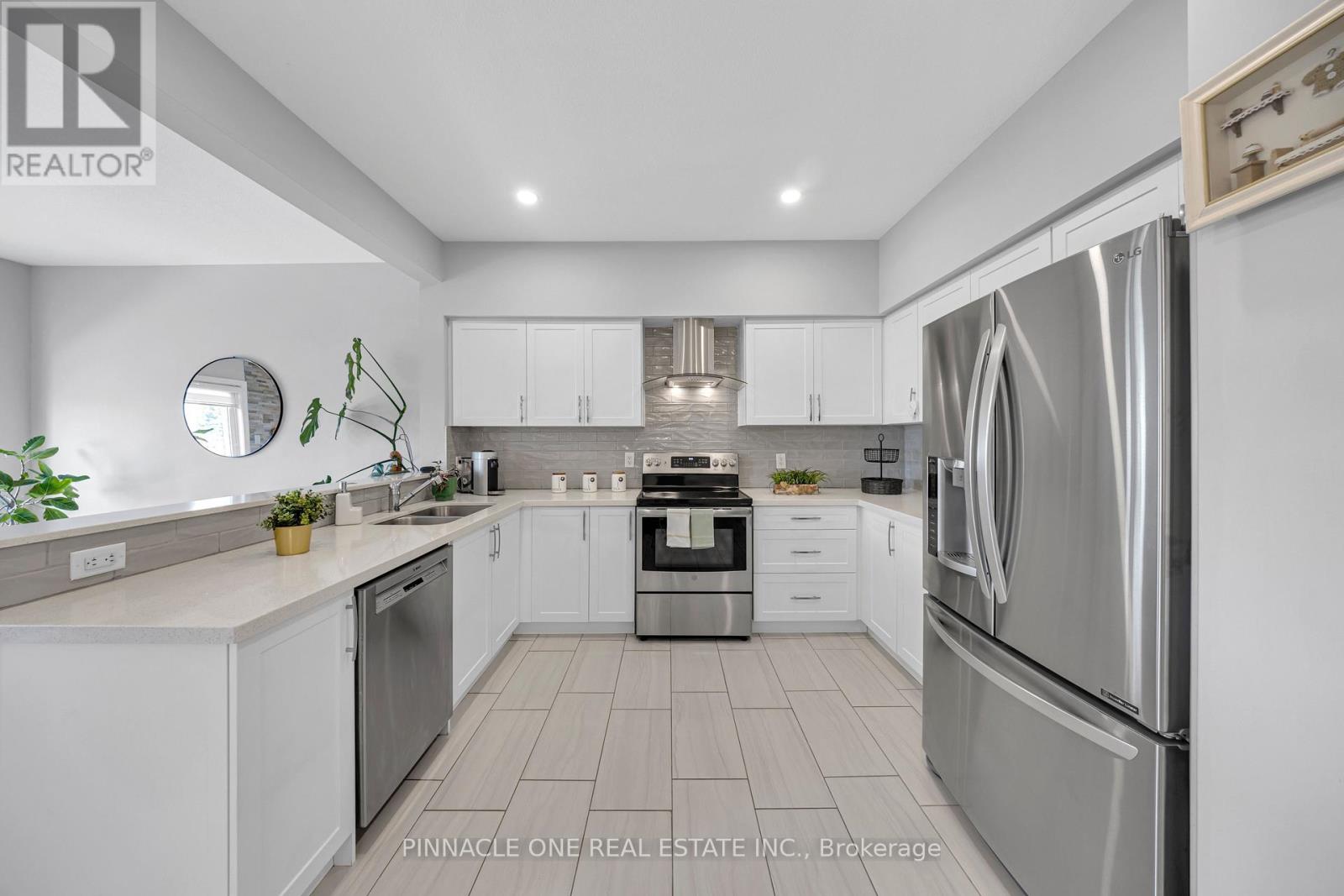 7 Mistywood Drive, Hamilton, Ontario  L8J 2N6 - Photo 11 - X12985036