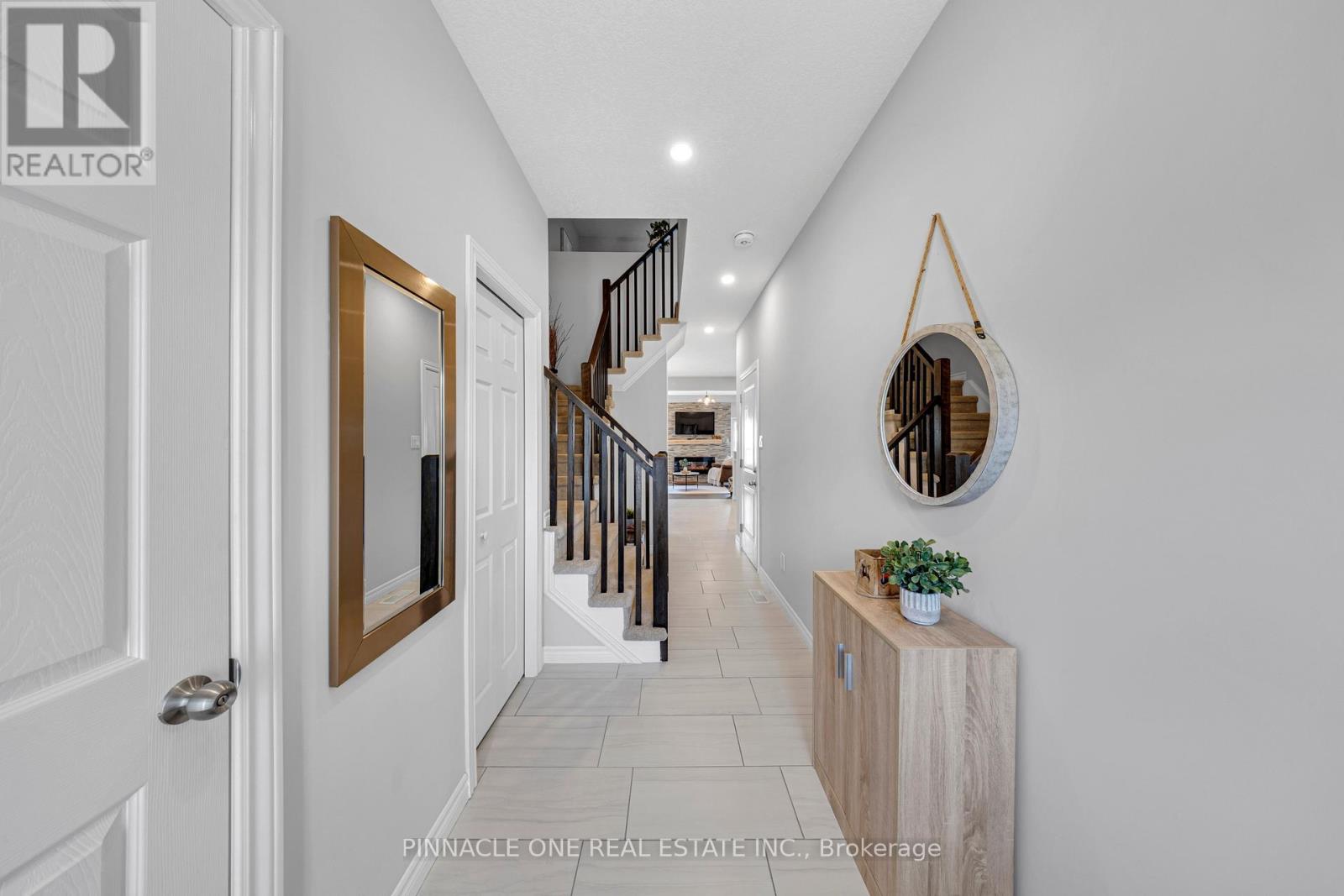 7 Mistywood Drive, Hamilton, Ontario  L8J 2N6 - Photo 4 - X12985036