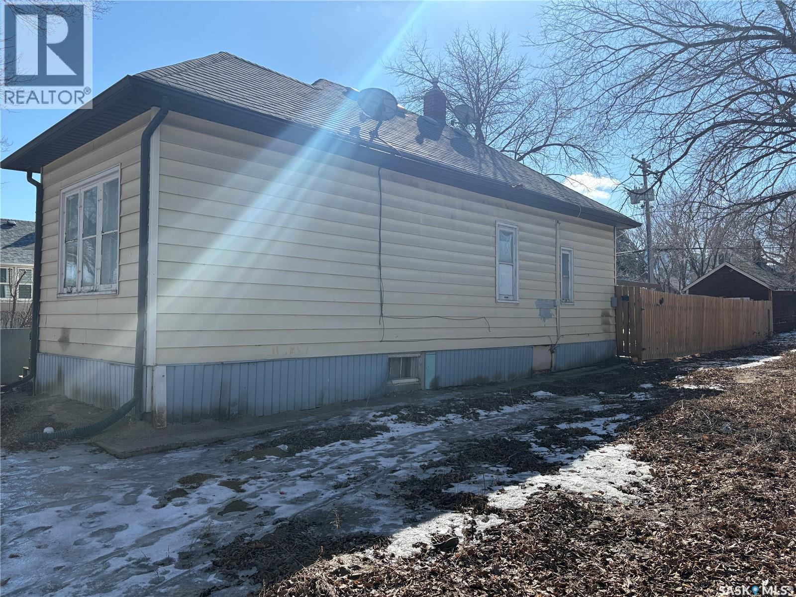 1750 Ottawa Street, Regina, Saskatchewan  S4P 1P2 - Photo 2 - SK032628