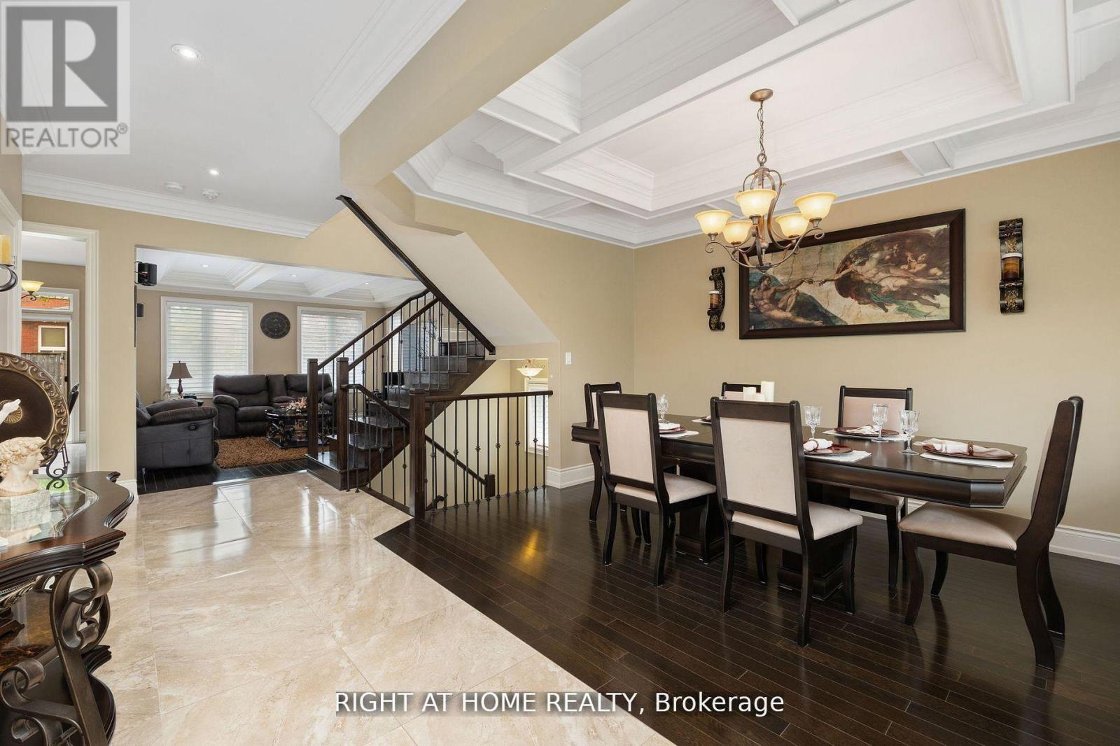 25 Charterhouse Drive N, Whitby, Ontario  L1R 3R8 - Photo 4 - E12973146